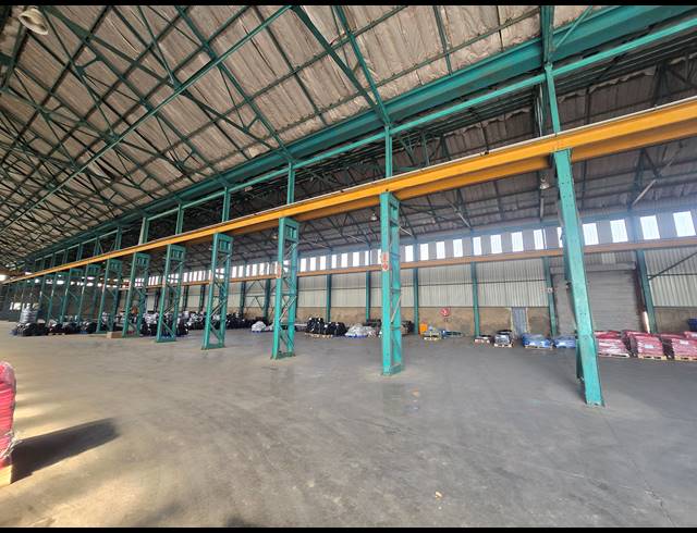 3,000M² WAREHOUSE FOR SALE IN BOKSBURG EAST
